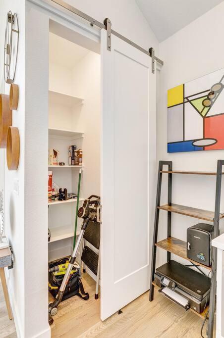 Bright 2bd 2ba 15 Mins To Downtown *