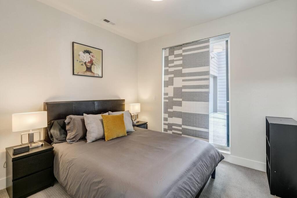 Bright 2bd 2ba 15 Mins To Downtown *