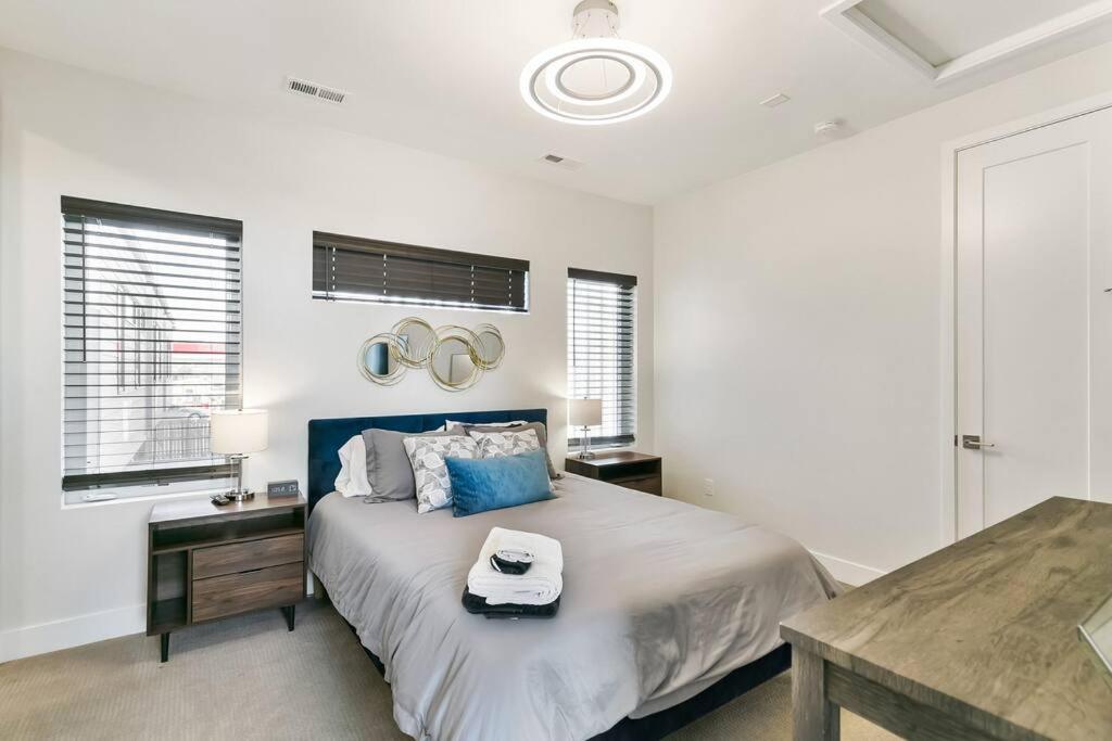 Bright 2bd 2ba 15 Mins To Downtown Holiday home *