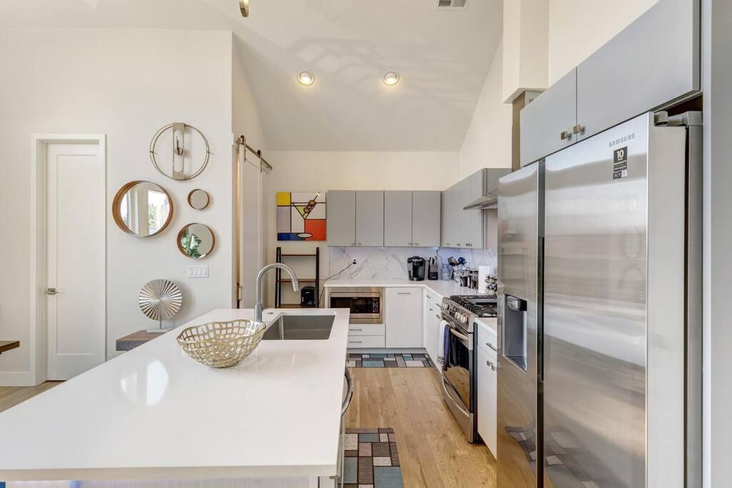 Holiday home Bright 2bd 2ba 15 Mins To Downtown Denver